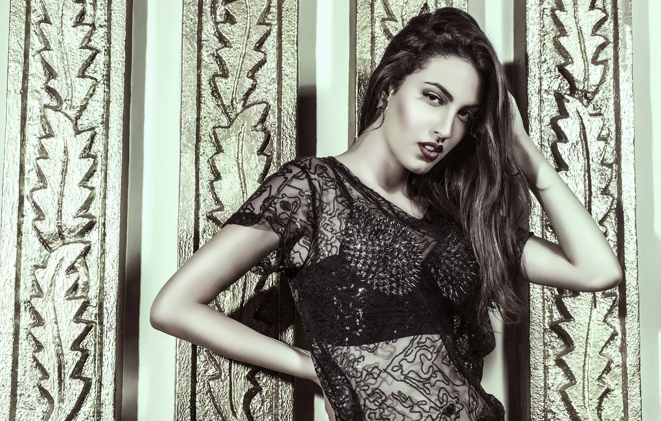 Photo wallpaper look, girl, portrait, Thais Lucena