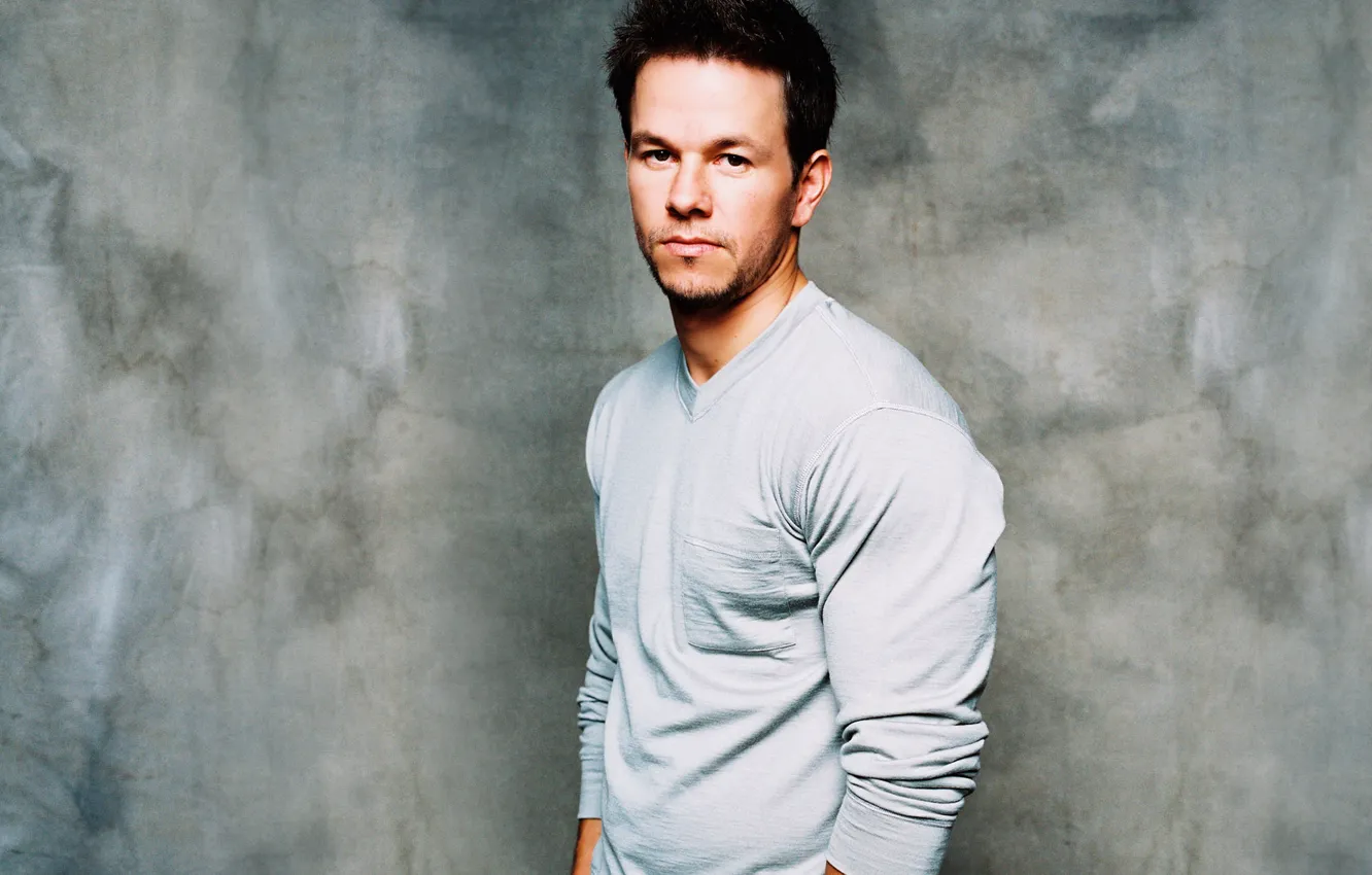 Photo wallpaper actor, grey background, actor, Mark Wahlberg, Mark Wahlberg