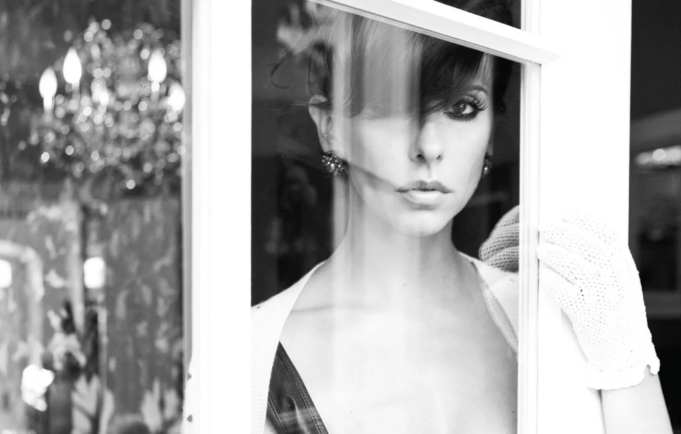Photo wallpaper look, reflection, hands, actress, window, hairstyle, gloves, black and white