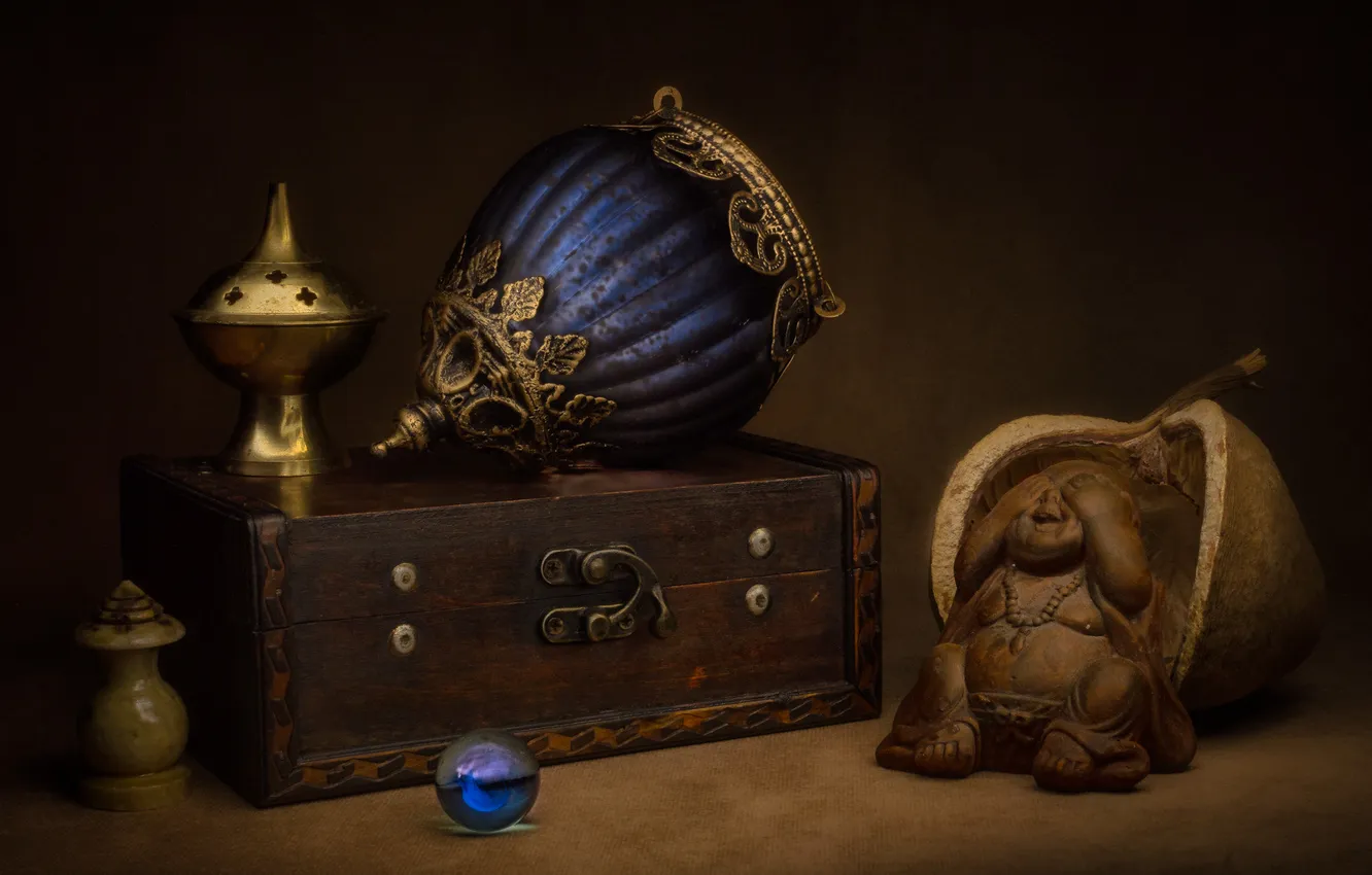 Photo wallpaper retro, box, figurine, still life