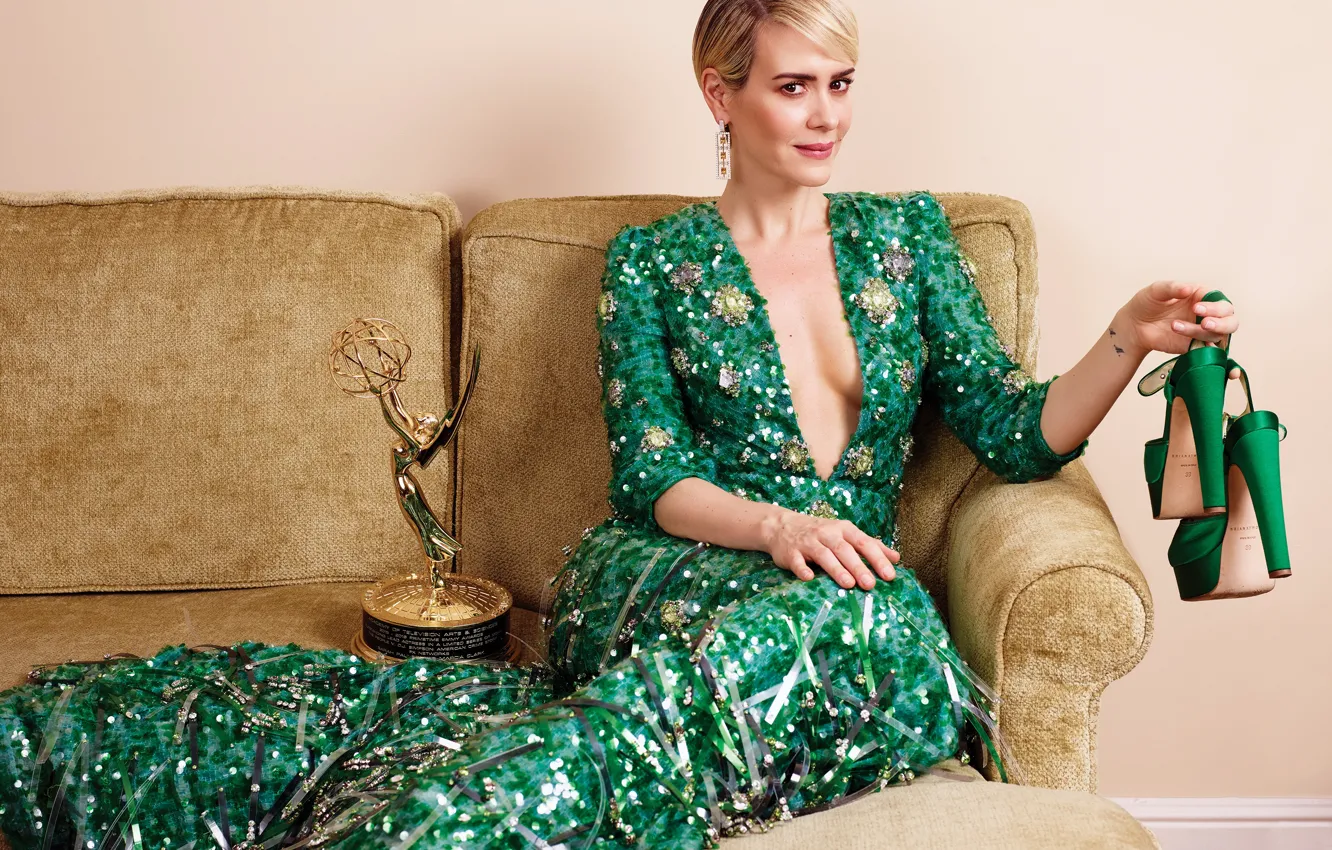 Photo wallpaper smile, actress, shoes, neckline, sandals, green dress, sarah paulson