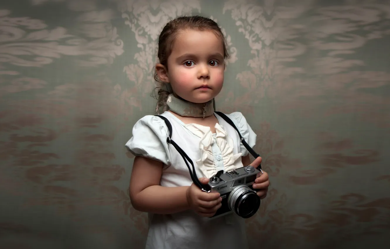 Photo wallpaper portrait, blur, the camera, girl, Retro Child