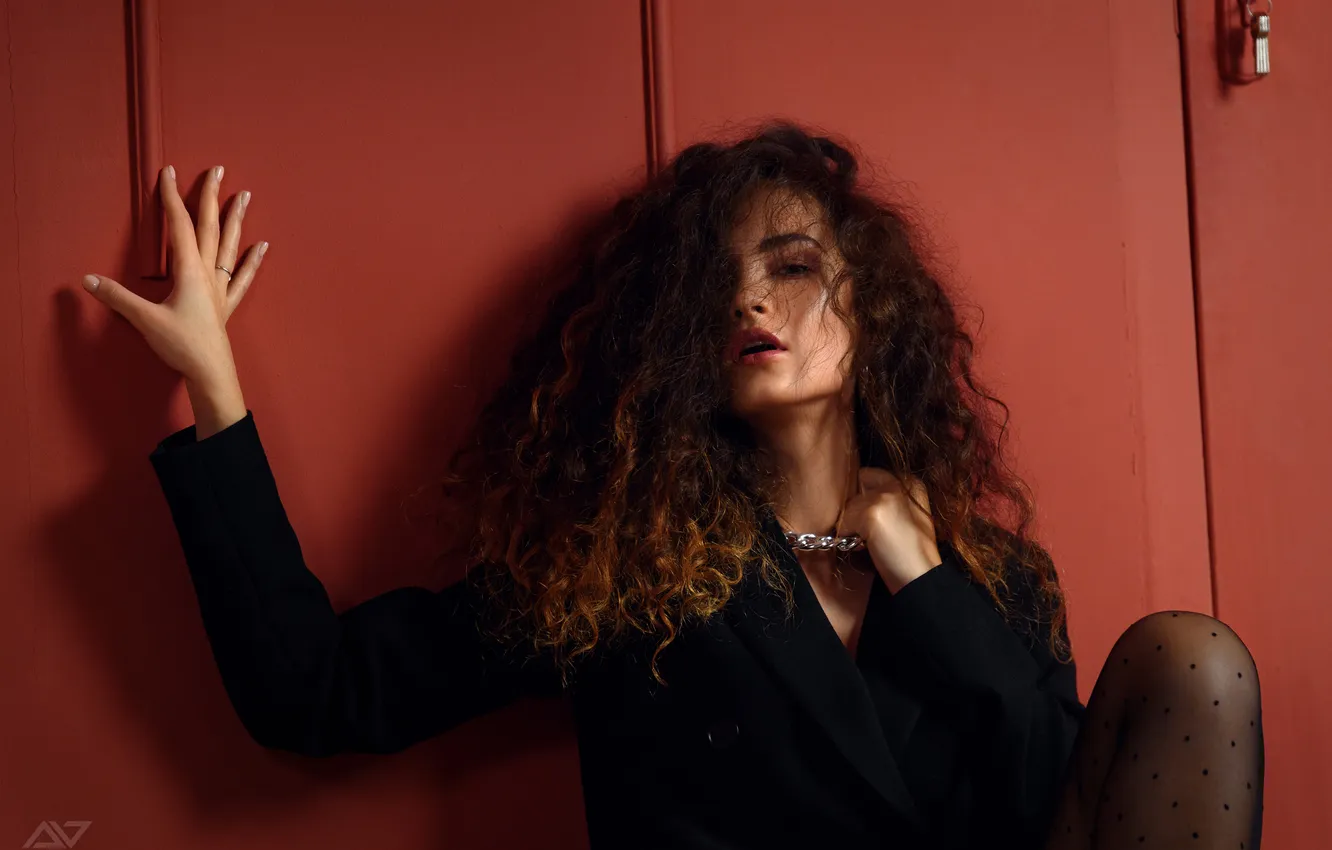 Photo wallpaper model, curly, Alexander Yushkevich