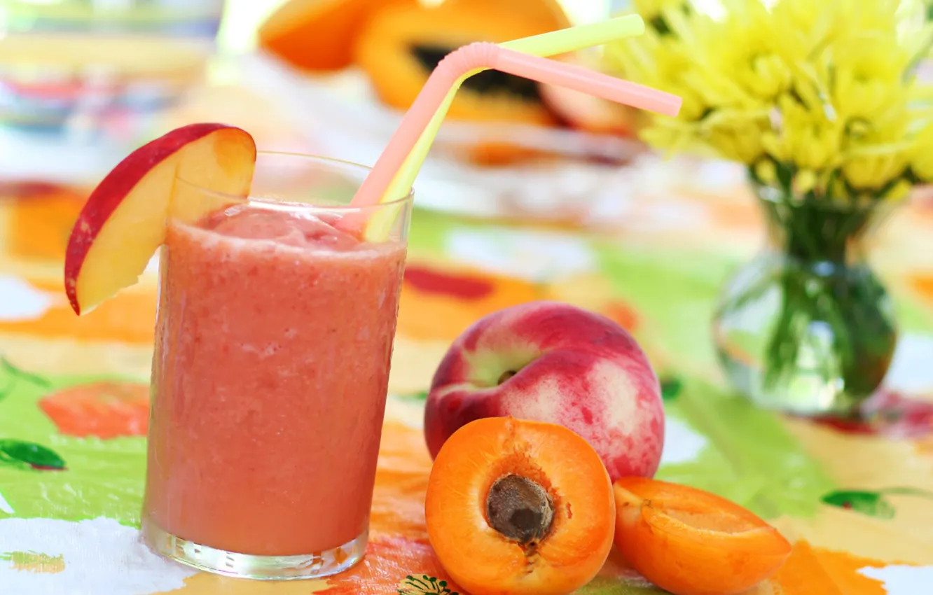 Photo wallpaper glass, peaches, apricots, smoothies