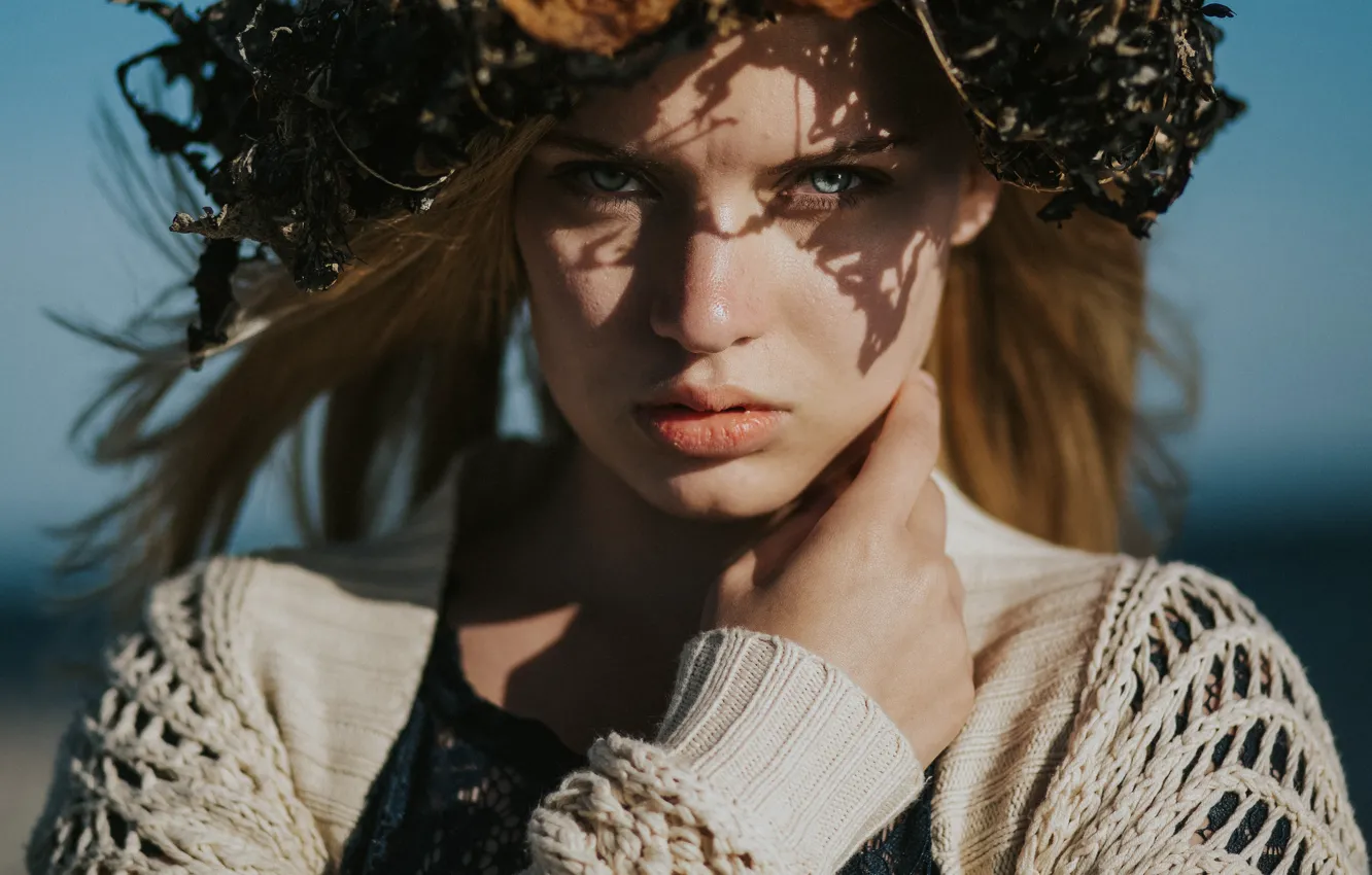 Photo wallpaper look, face, portrait, wreath, Alina Proud Castle