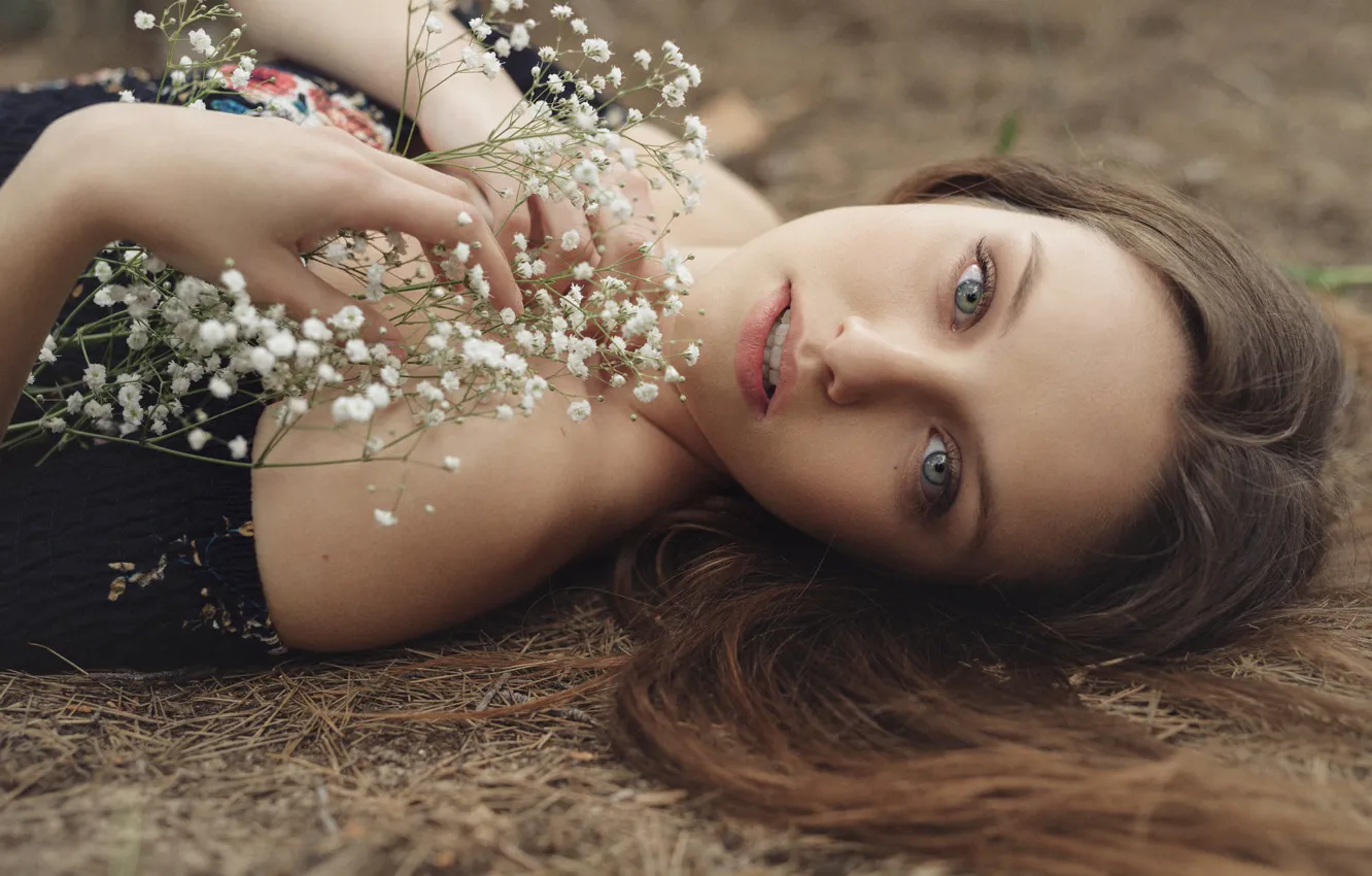 Photo wallpaper look, girl, flowers, face, mood, gypsophila, Claudia Claudia Followed