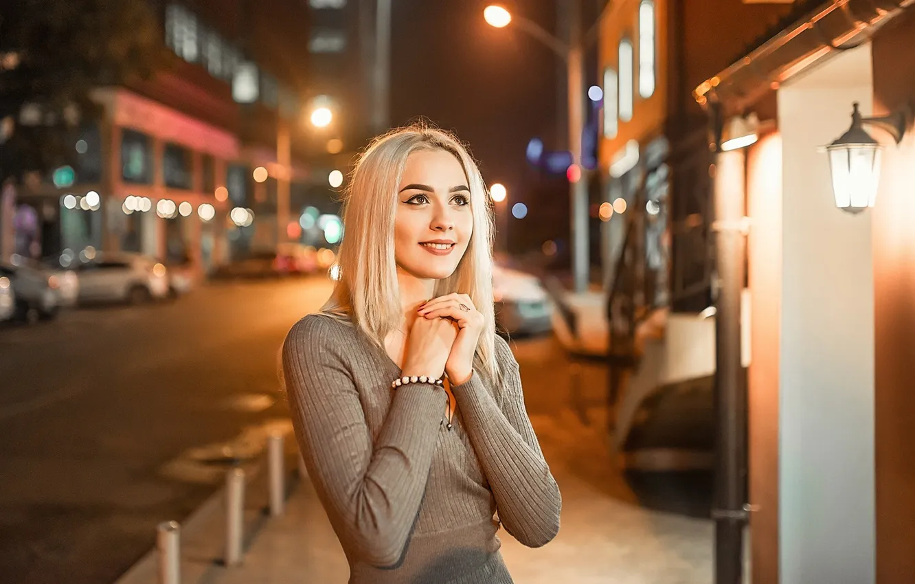 Photo wallpaper summer, look, girl, the city, pose, street, model, the evening