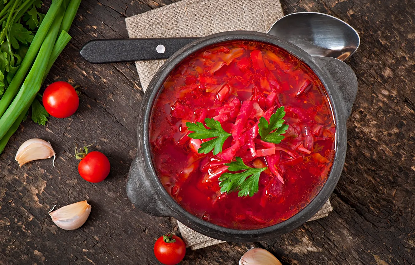 Photo wallpaper bow, tomatoes, soup, garlic