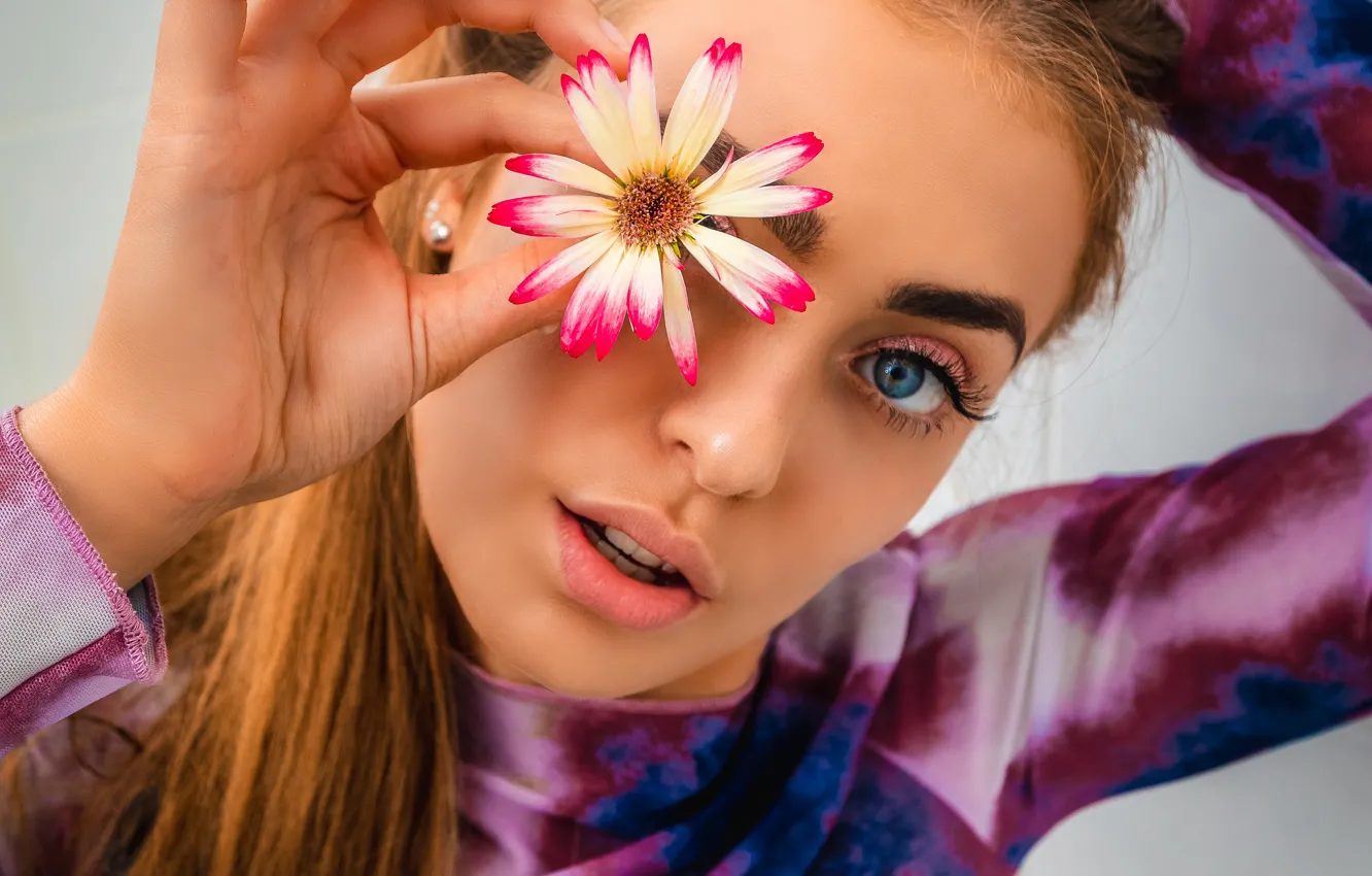 Photo wallpaper flower, look, pose, model, hand, portrait, makeup, hairstyle