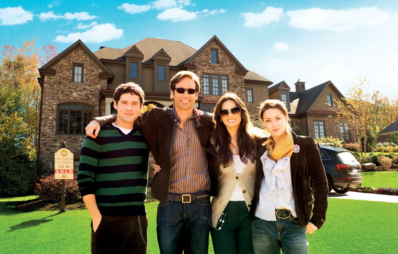 Photo wallpaper the sky, the sun, house, lawn, actors, car, David Duchovny, mansion