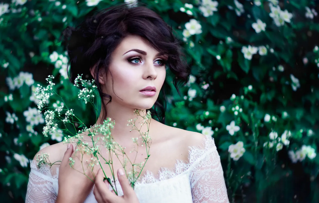 Photo wallpaper look, leaves, girl, nature, face, pose, style, portrait