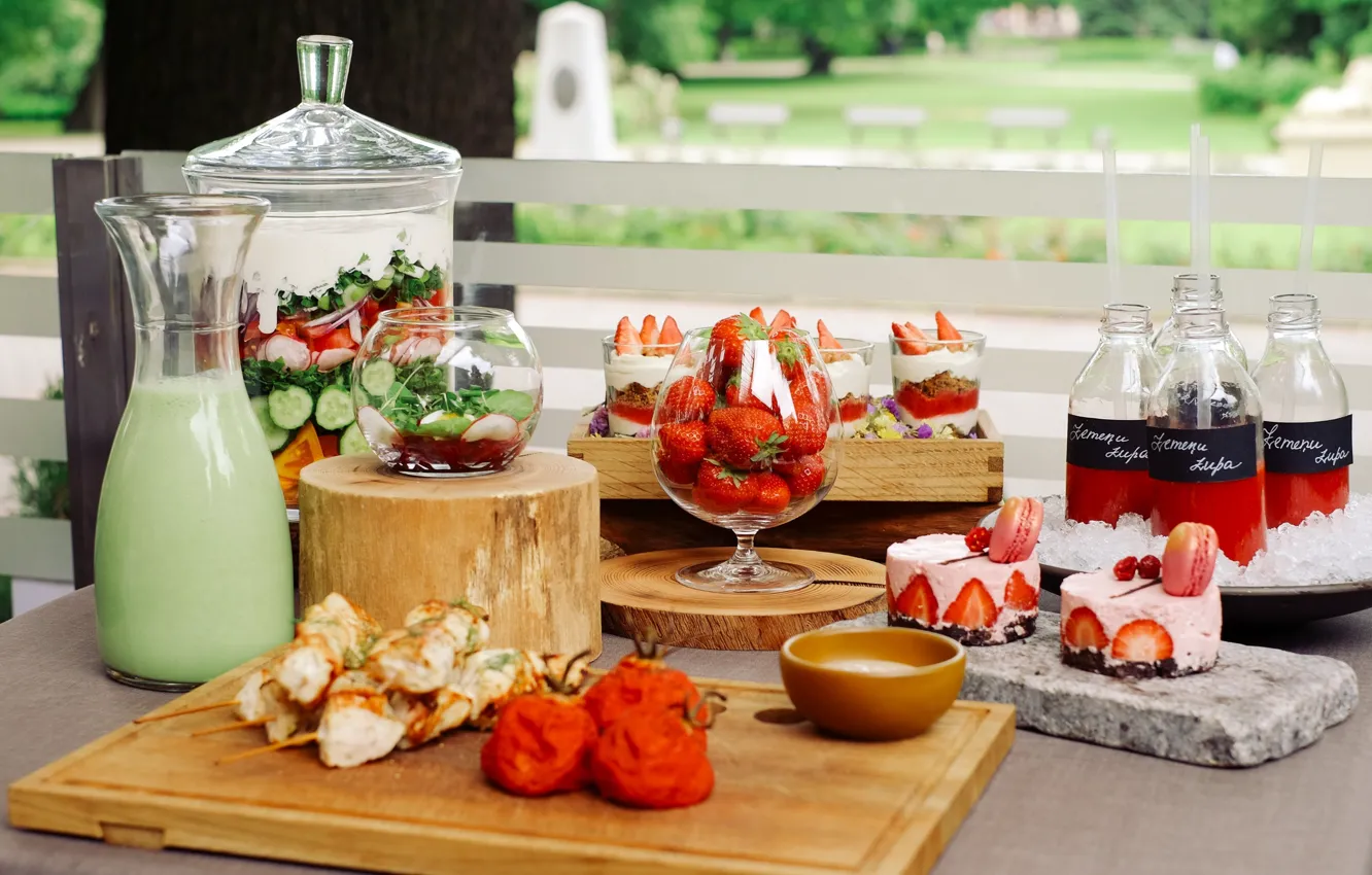 Photo wallpaper glass, food, strawberry, juice, dessert, sweet