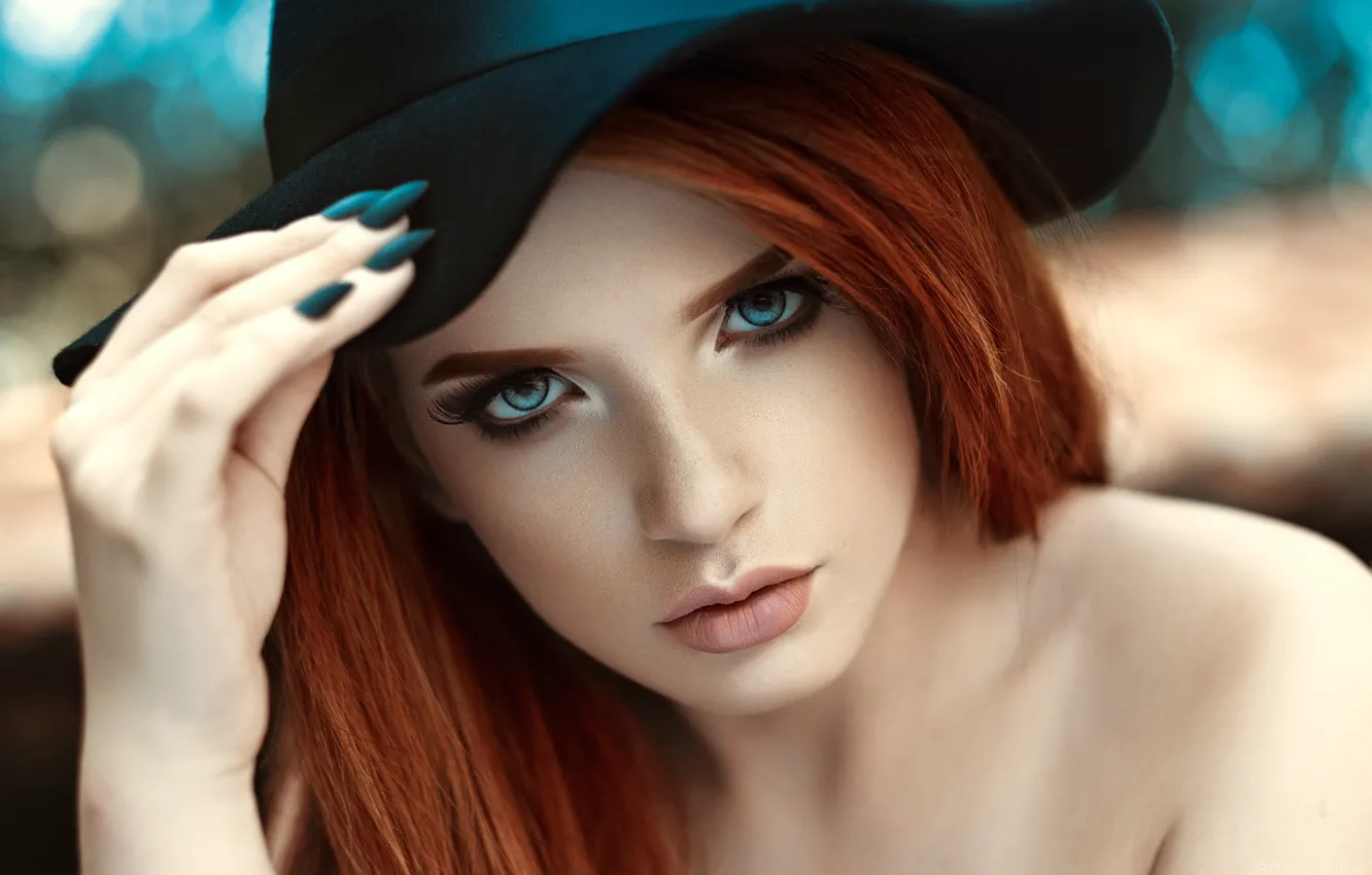 Photo wallpaper look, close-up, pose, model, portrait, hat, hands, makeup
