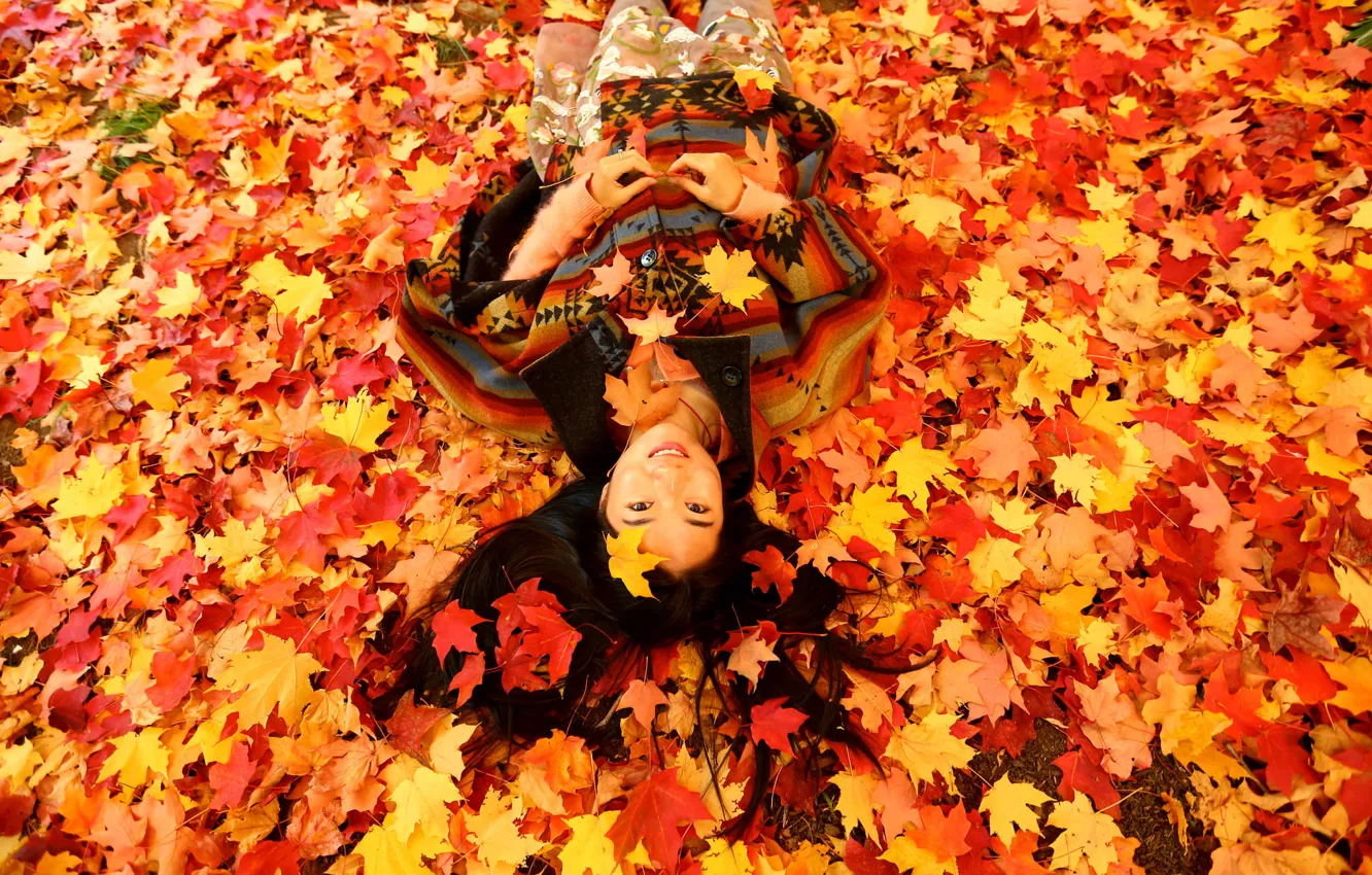 Photo wallpaper autumn, leaves, girl, Asian