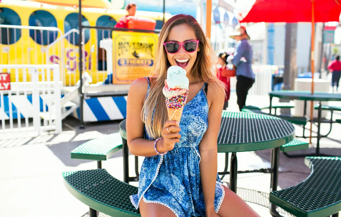 Photo wallpaper girl, glasses, ice cream