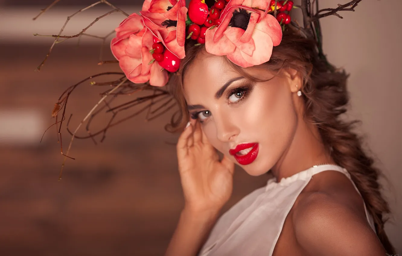 Photo wallpaper look, flowers, face, style, makeup, wreath, red lipstick, Katerina Rubinovich