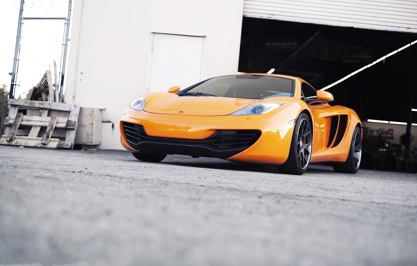 Photo wallpaper orange, building, McLaren, front view, MP4-12C, orange, McLaren, blinds