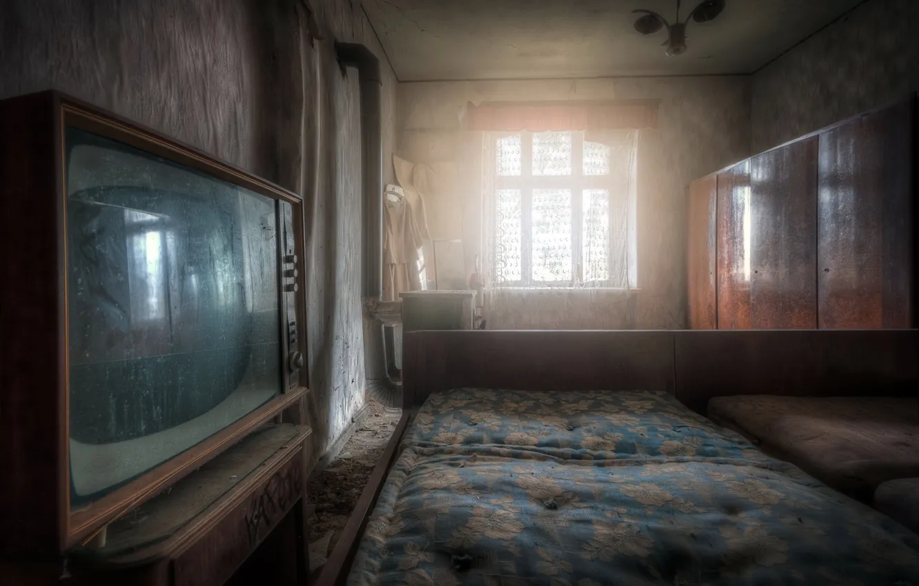 Photo wallpaper bed, TV, window