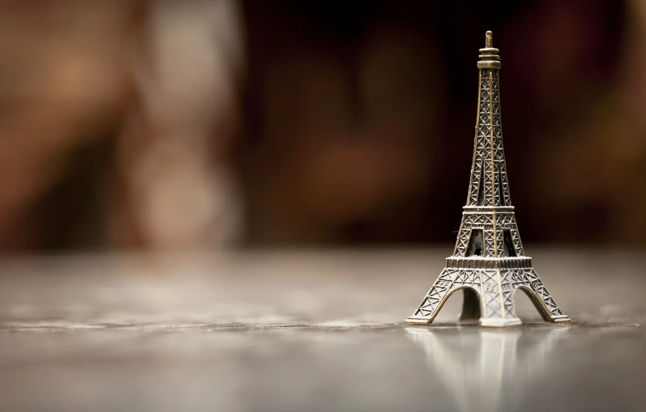 Photo wallpaper macro, toy, tower