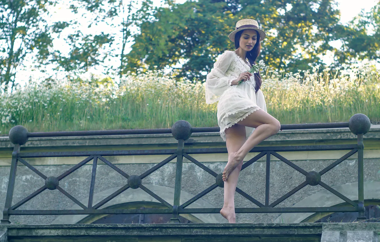 Photo wallpaper girl, chamomile, bouquet, hat, legs, Romantic summermood with Naya