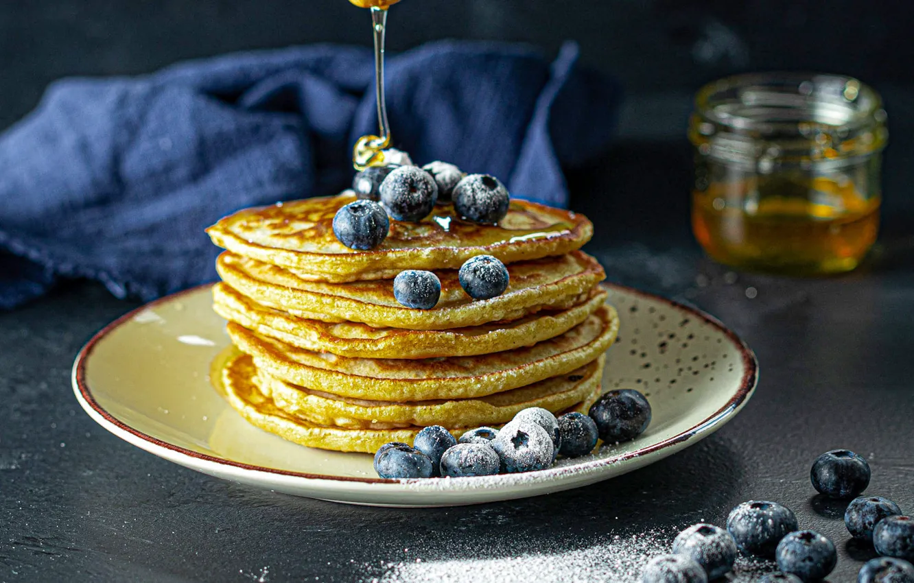 Photo wallpaper berries, the dark background, towel, blueberries, honey, Bank, stack, jet