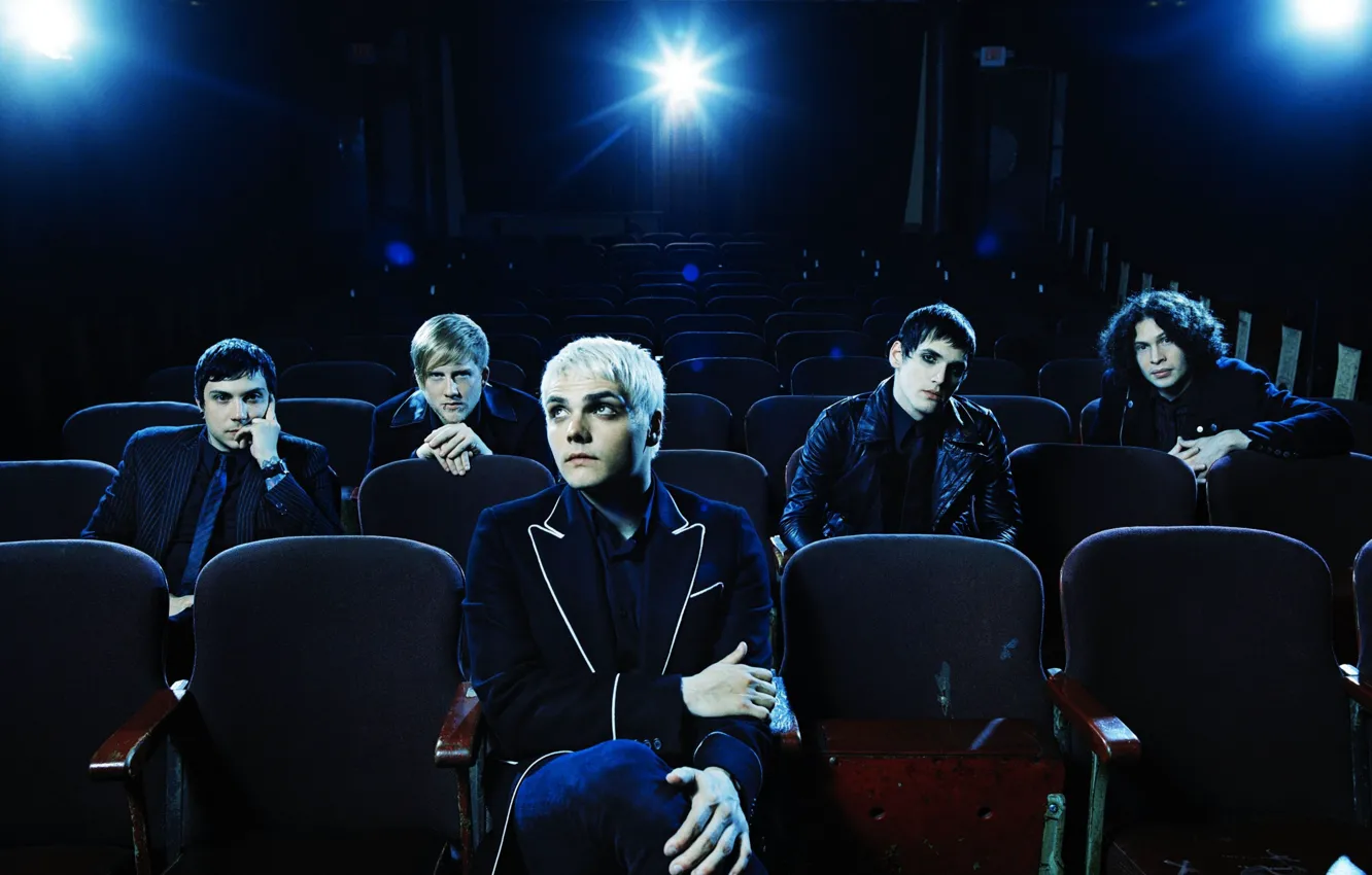 Photo wallpaper gerard way, mikey way, raymond toro, my chemical romance, frank iero, may chemical romance