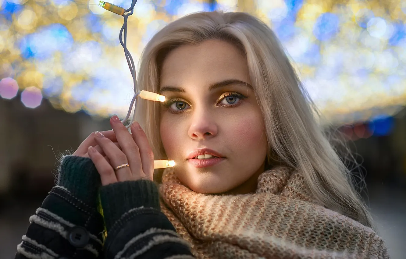 Photo wallpaper eyes, look, girl, light, glare, garland, bokeh, Dmitry Levykin
