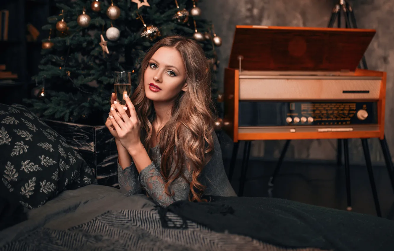 Photo wallpaper look, girl, holiday, tree, new year, makeup, beautiful, champagne