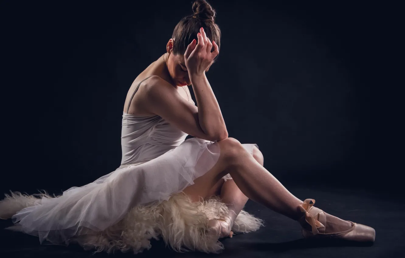 Photo wallpaper pose, fatigue, black background, ballerina, pack, gesture, Pointe shoes, sitting on the floor