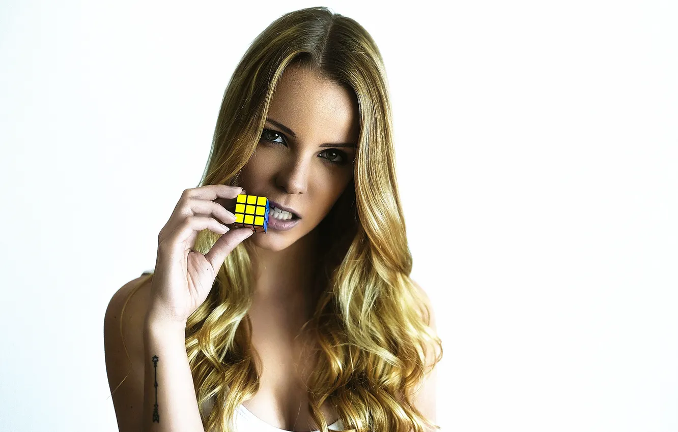 Photo wallpaper girl, Taylor, teeth, Rubik's cube-