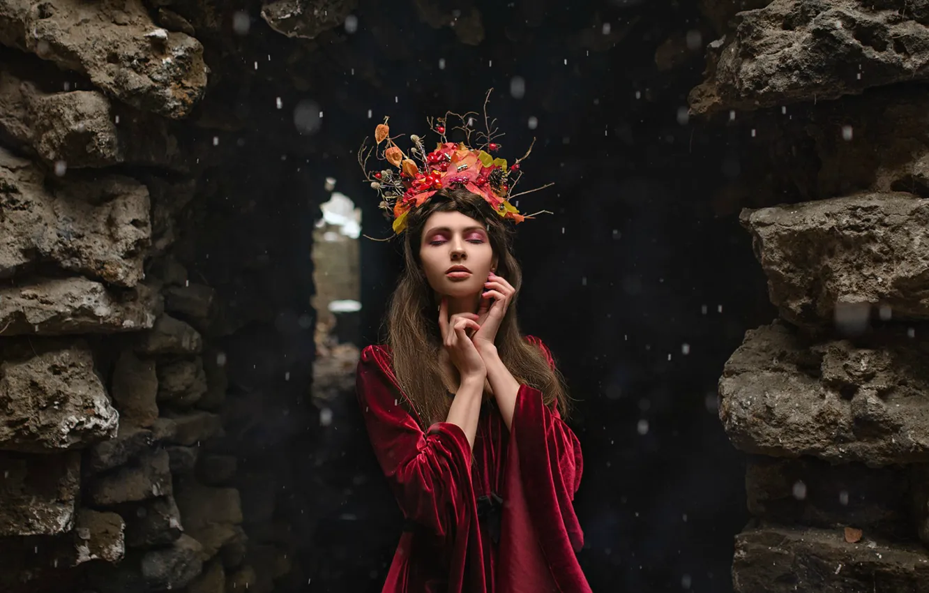 Photo wallpaper girl, makeup, wreath, Pelageya Klevtsova