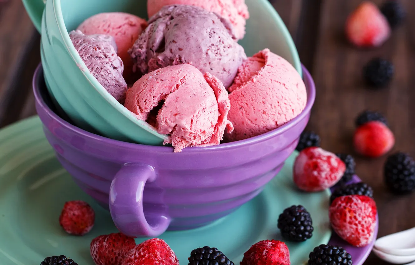 Photo wallpaper ice cream, BlackBerry, strawberry