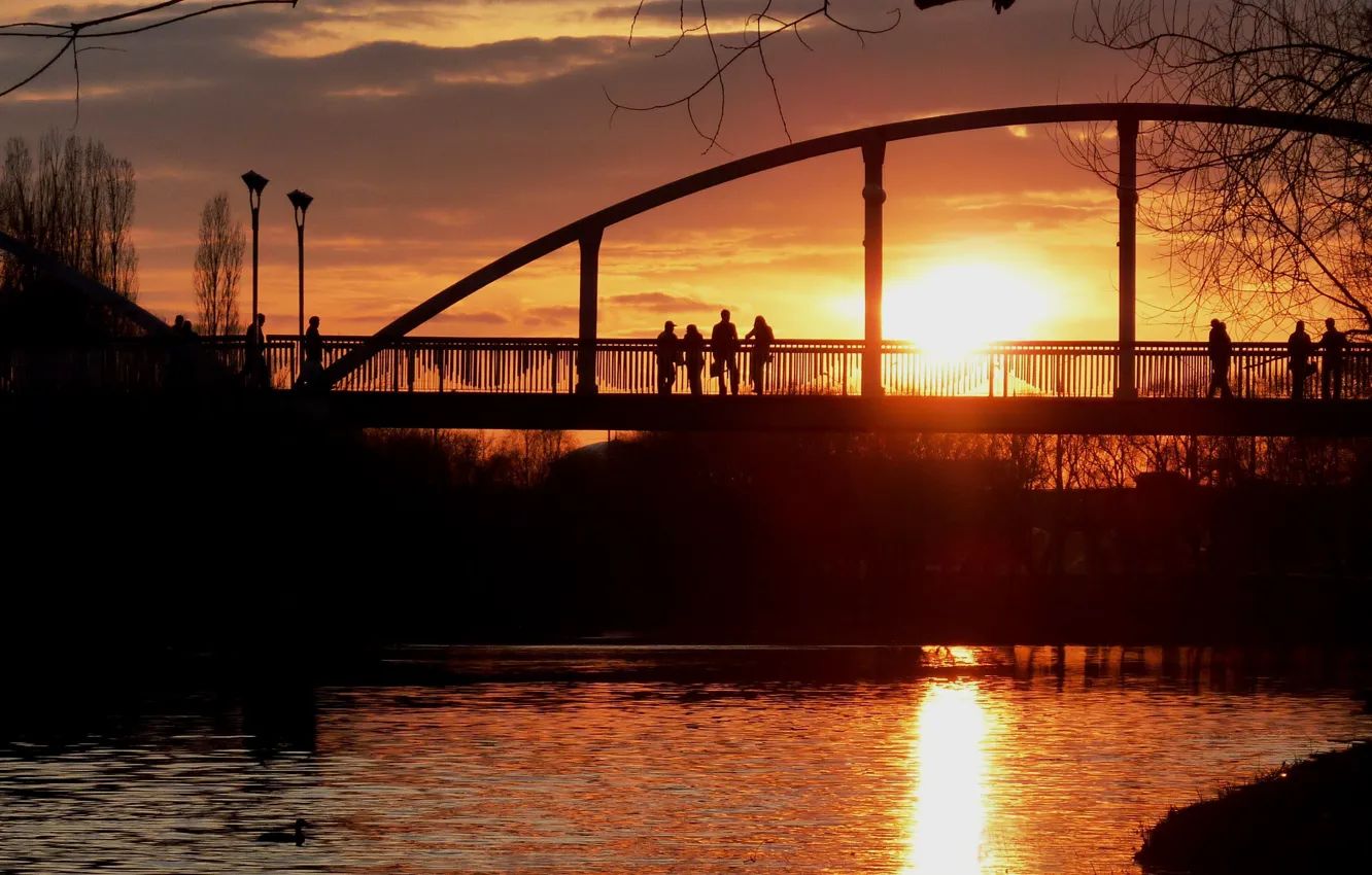 Photo wallpaper the sun, sunset, bridge, people, river