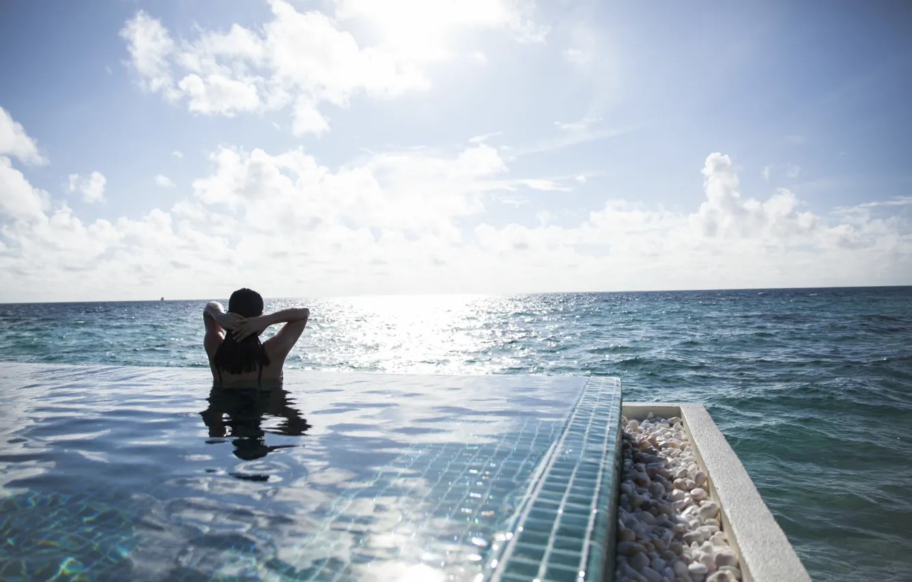 Photo wallpaper girl, the sun, the ocean, view, pool, the reflection