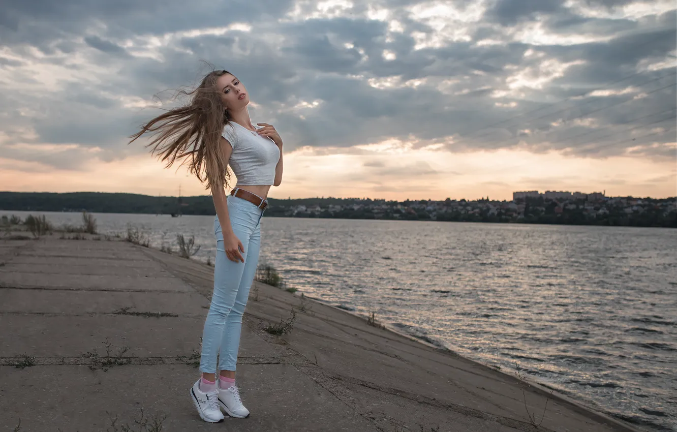 Photo wallpaper water, girl, pose, jeans, legs, Dmitry Shulgin