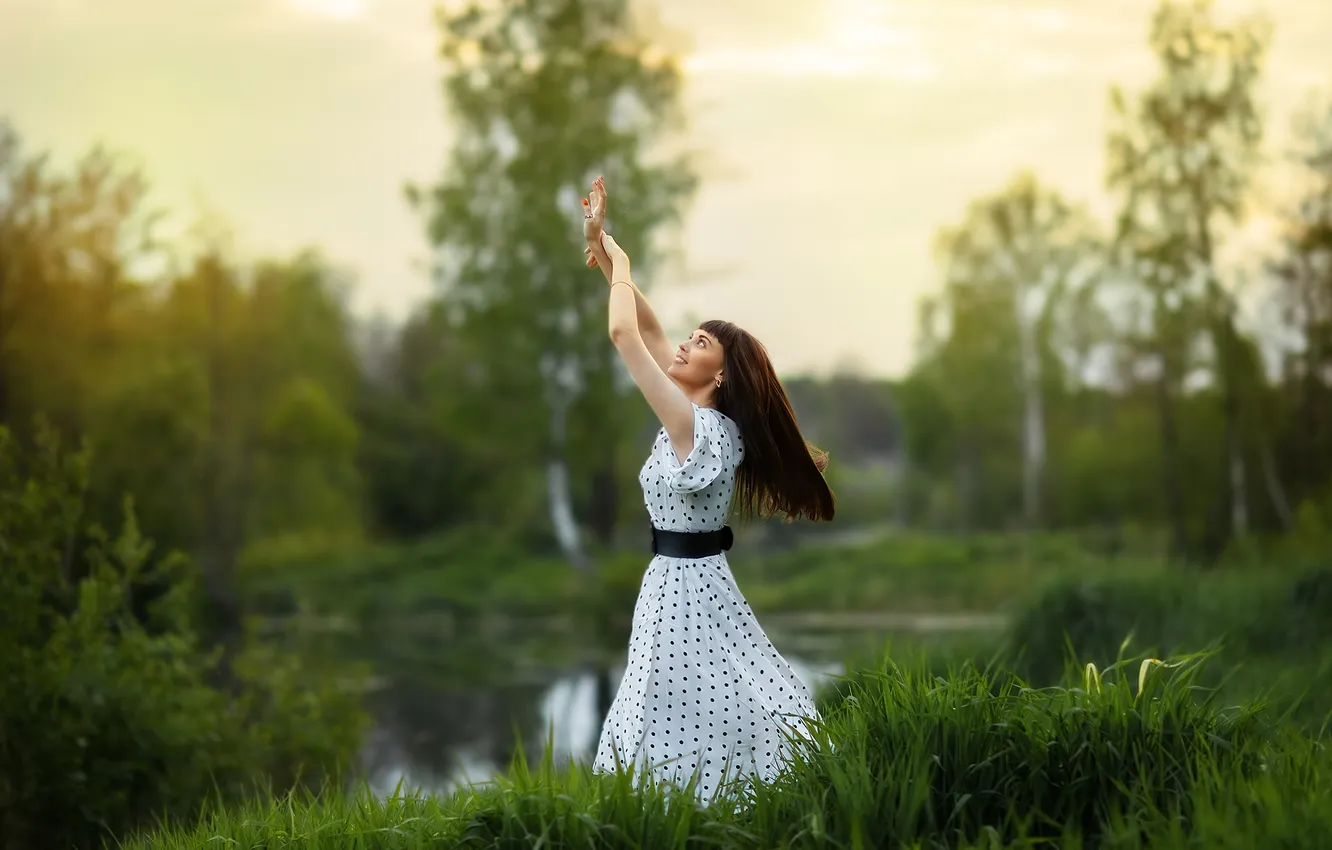 Photo wallpaper grass, girl, trees, pose, model, portrait, hands, makeup