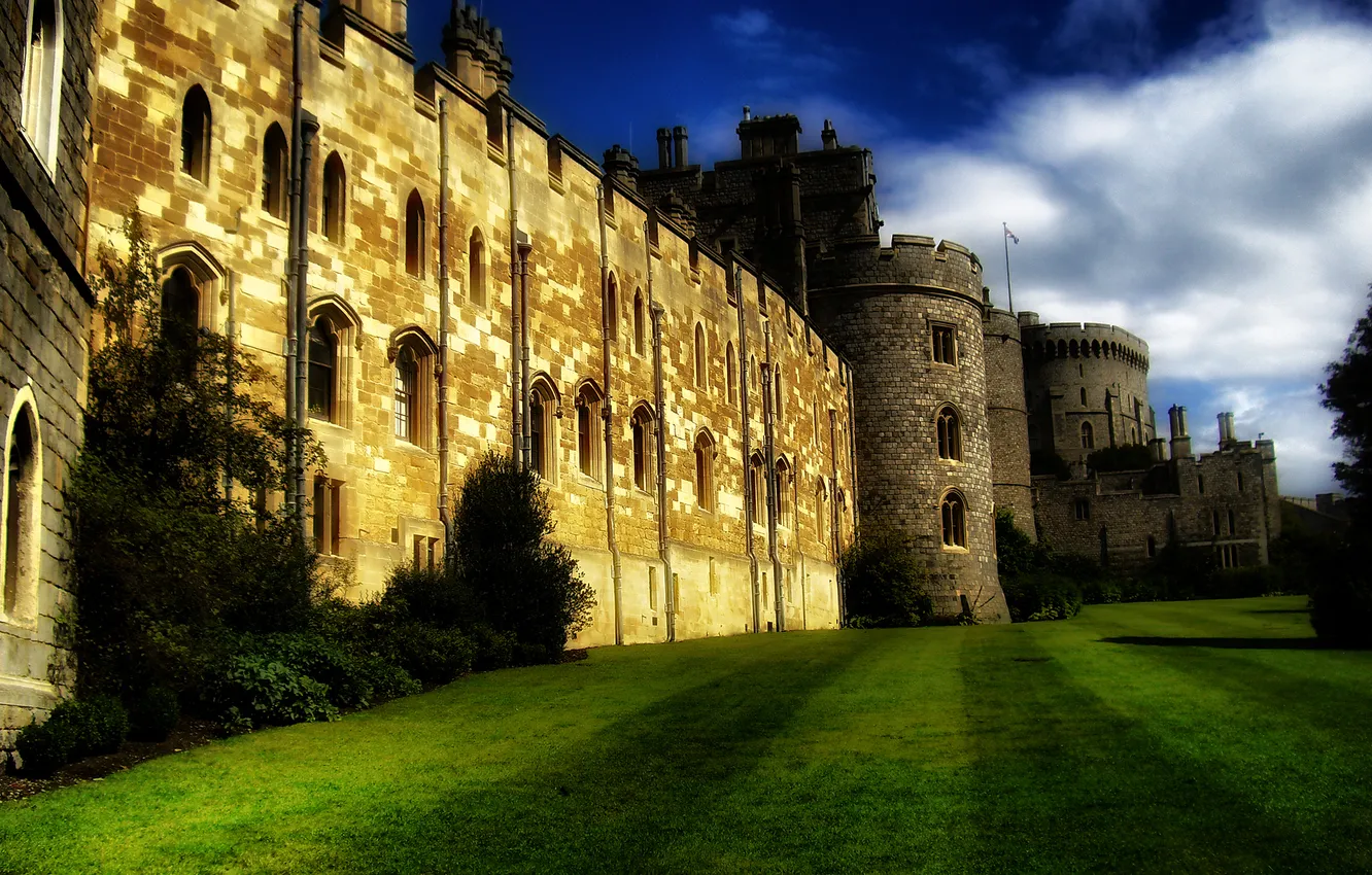 Photo wallpaper grass, clouds, trees, castle, lawn, England, England, Windsor Castle