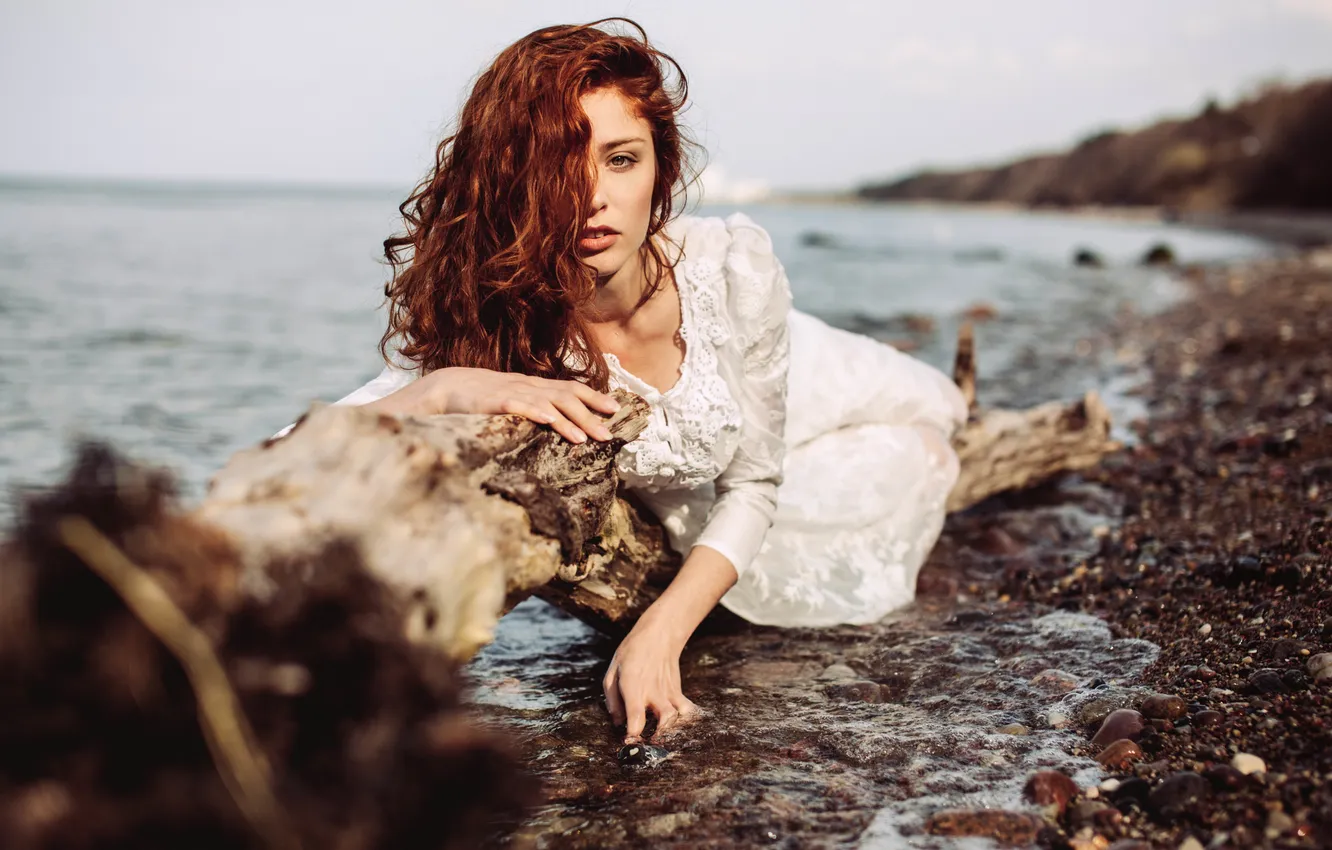 Photo wallpaper girl, pose, red, Anne Hoffmann