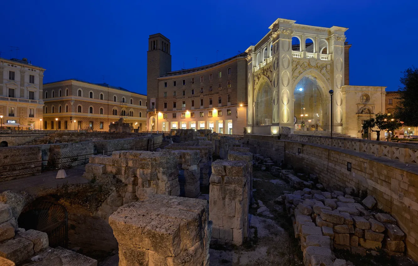 Photo wallpaper night, lights, Italy, Roman amphitheatre, Leche, Piazza San'oronzo