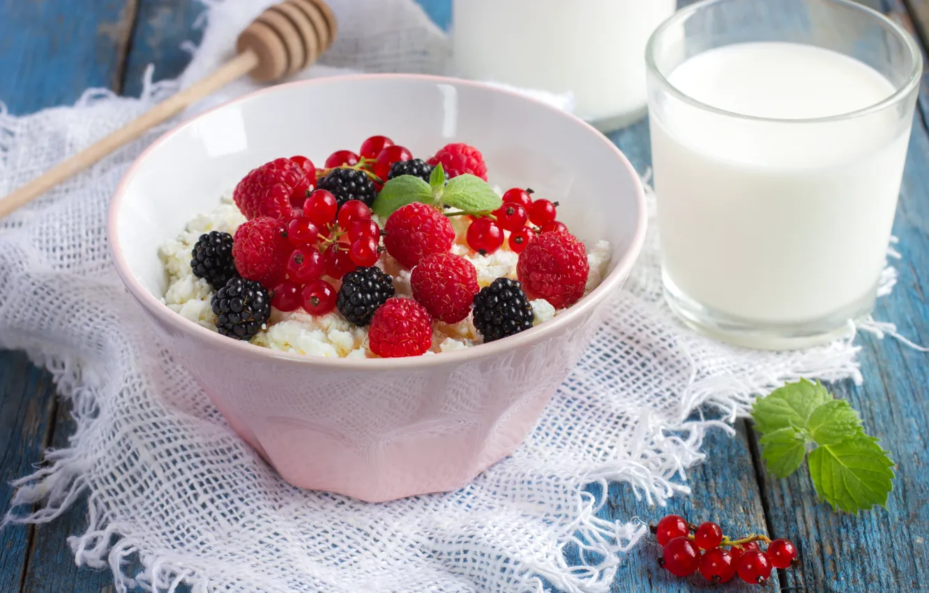 Photo wallpaper berries, milk, cheese