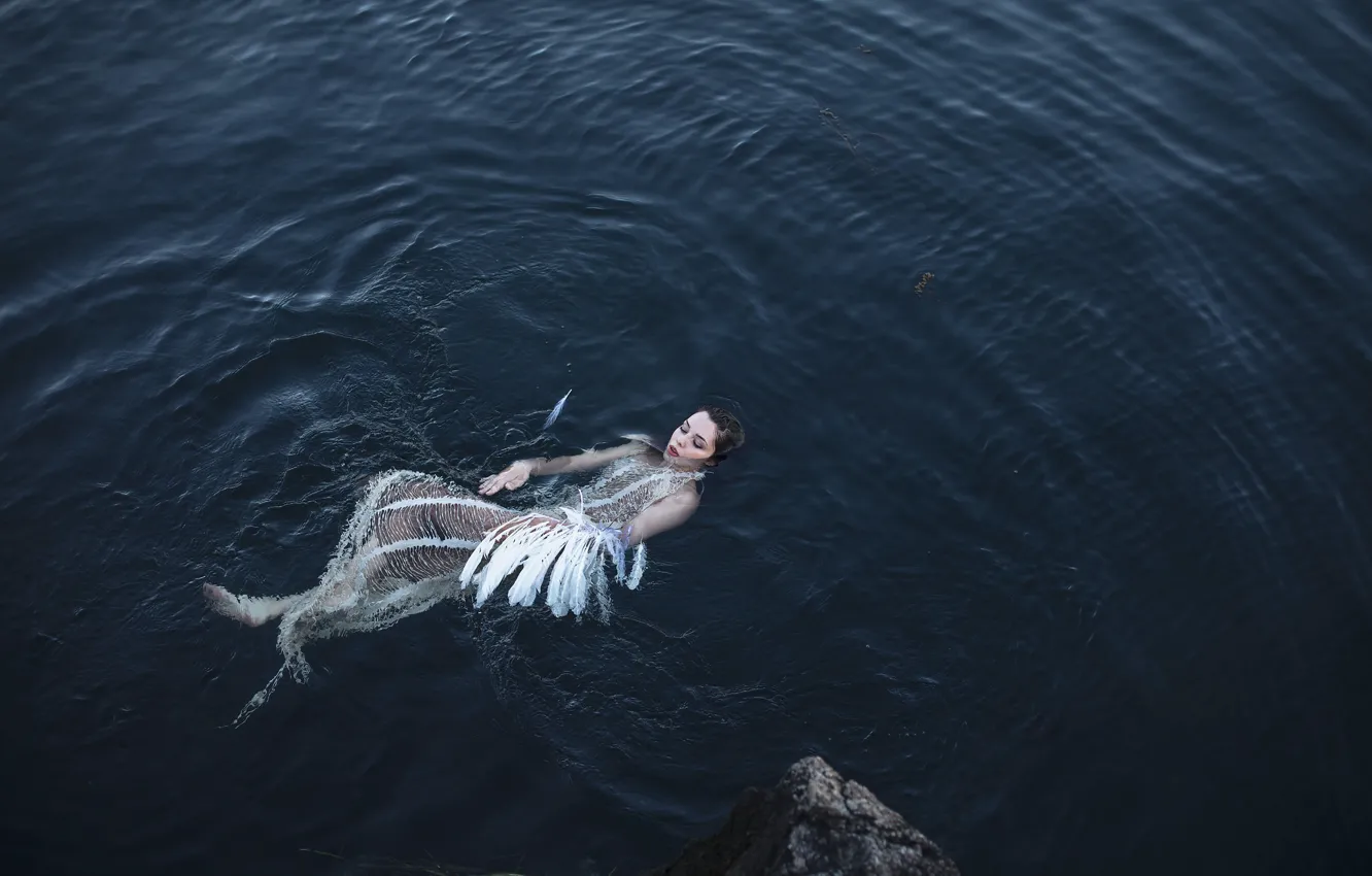 Photo wallpaper girl, feathers, in the water, Aleah Michele