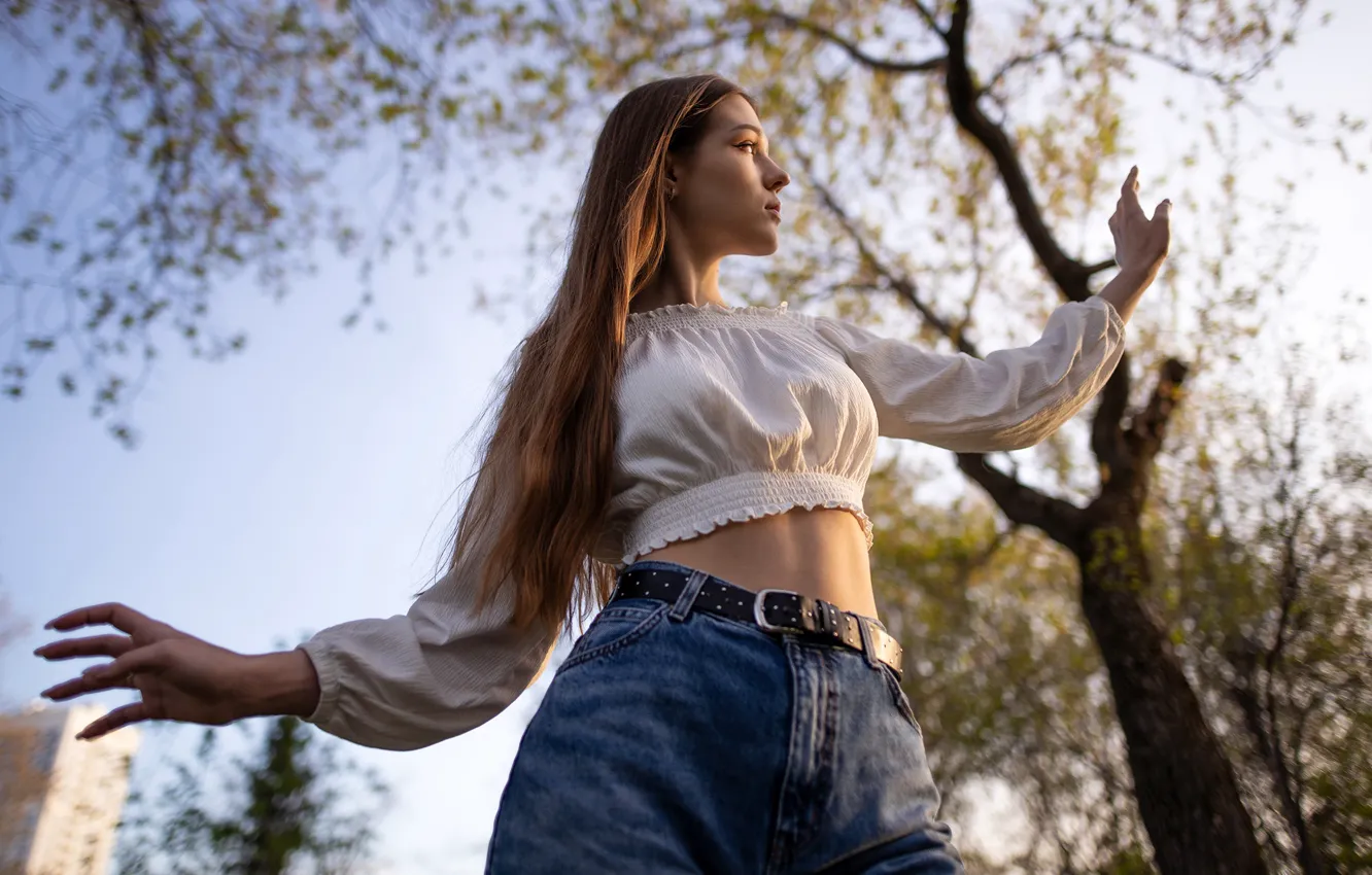 Photo wallpaper the sky, trees, pose, model, portrait, jeans, makeup, figure