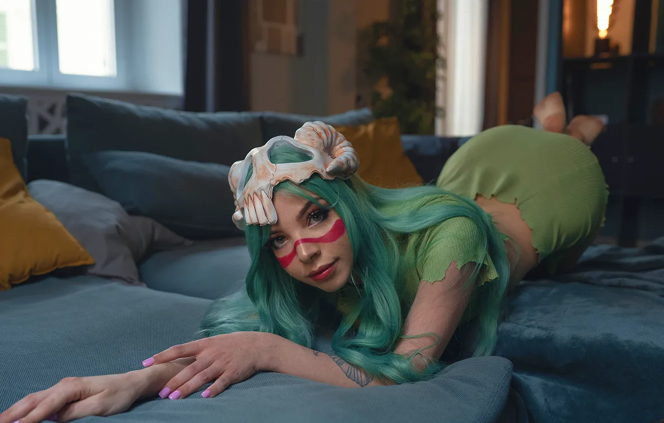 Photo wallpaper model, women, face, bottom up, red lipstick, dyed hair, lying on front, women indoors