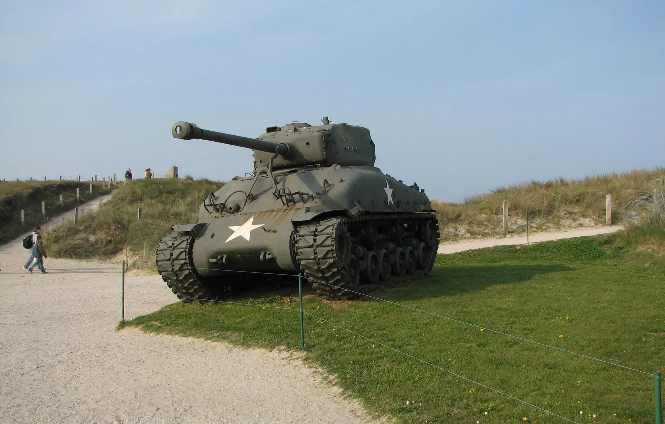 Photo wallpaper sherman tank, memorial, Utah Beach
