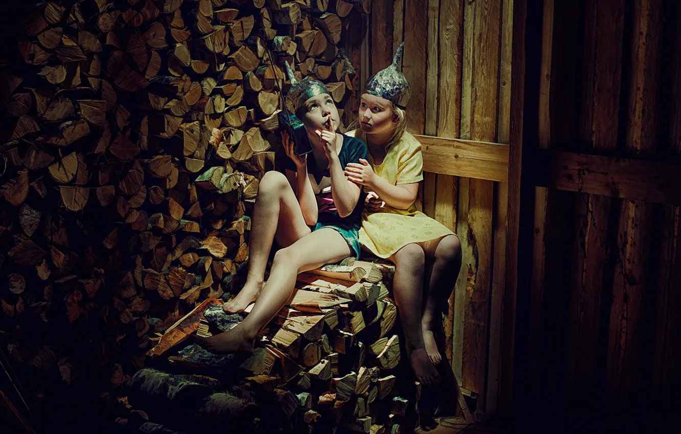Photo wallpaper children, radio, girl, wood