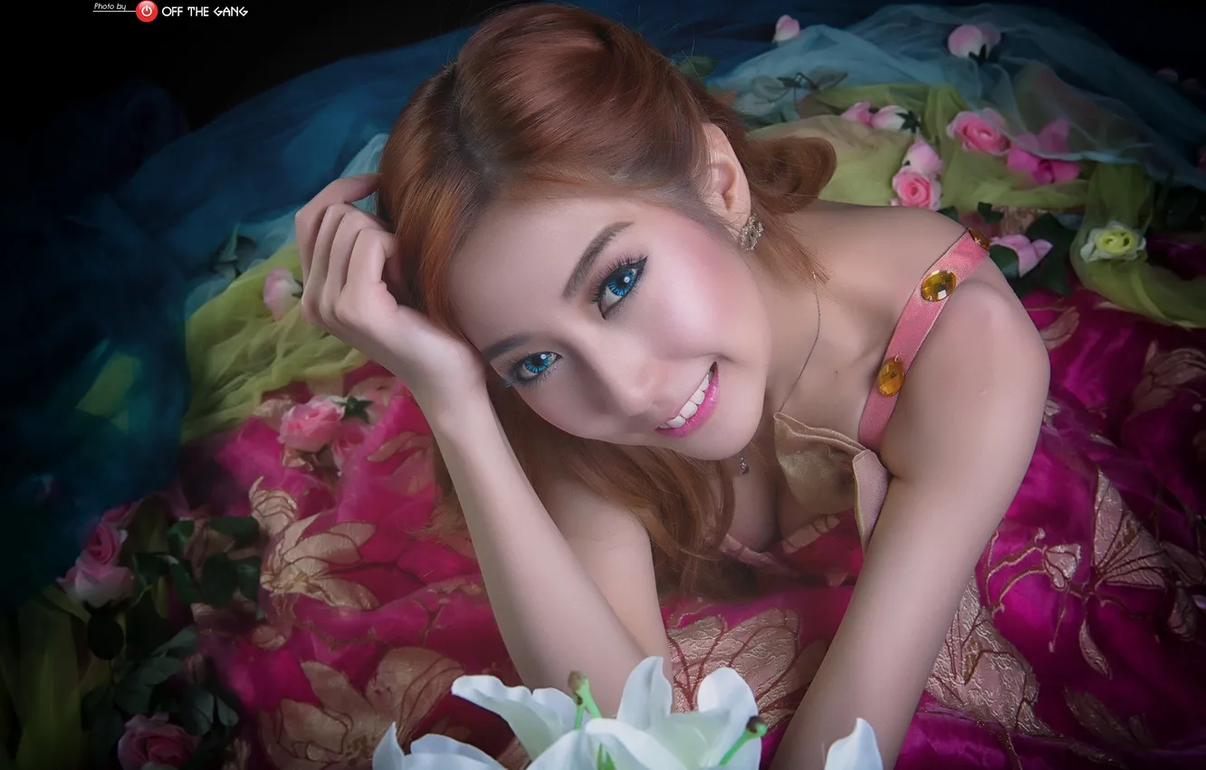 Photo wallpaper look, smile, Asian, beautiful, view, blue-eyed, face, Off The Gang photography