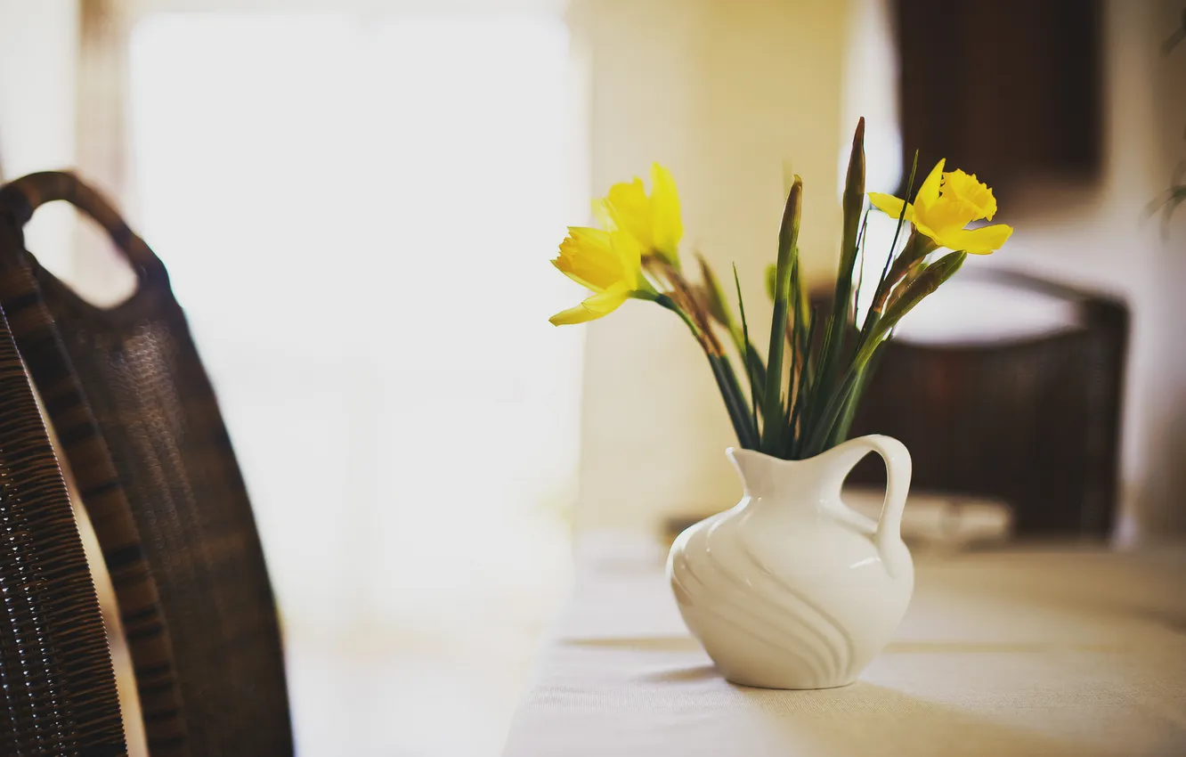 Photo wallpaper yellow, vase, daffodils
