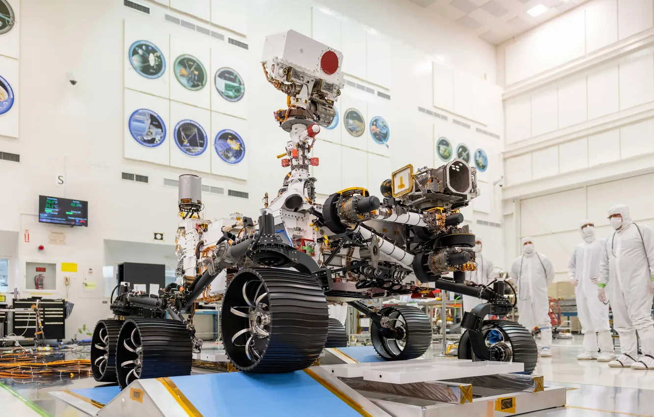 Photo wallpaper technique, the Rover, developer