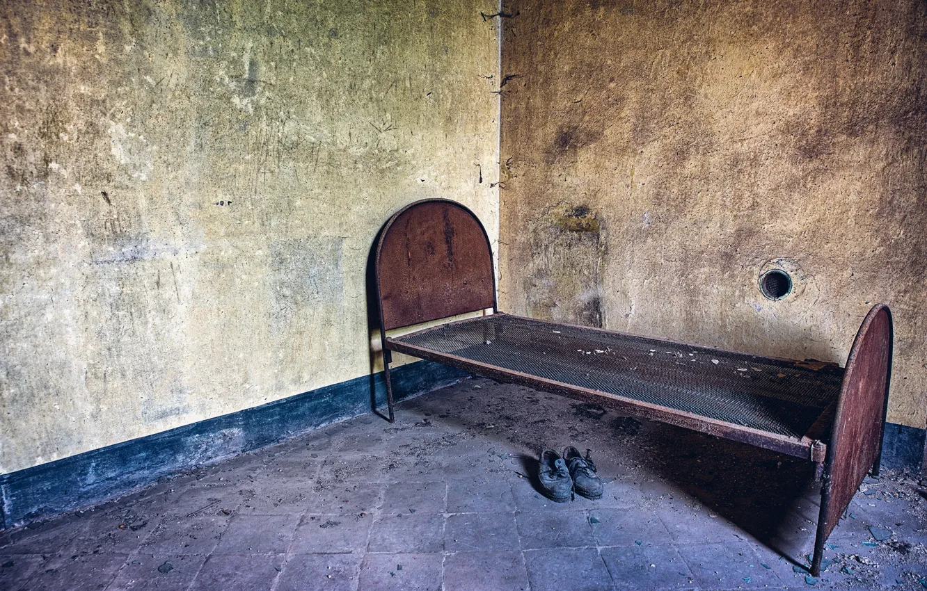 Photo wallpaper room, bed, shoes