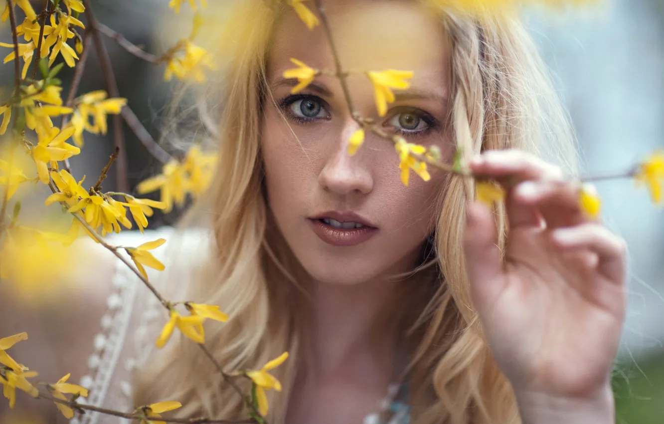 Photo wallpaper look, girl, flowers, branches, face, model, portrait, hands